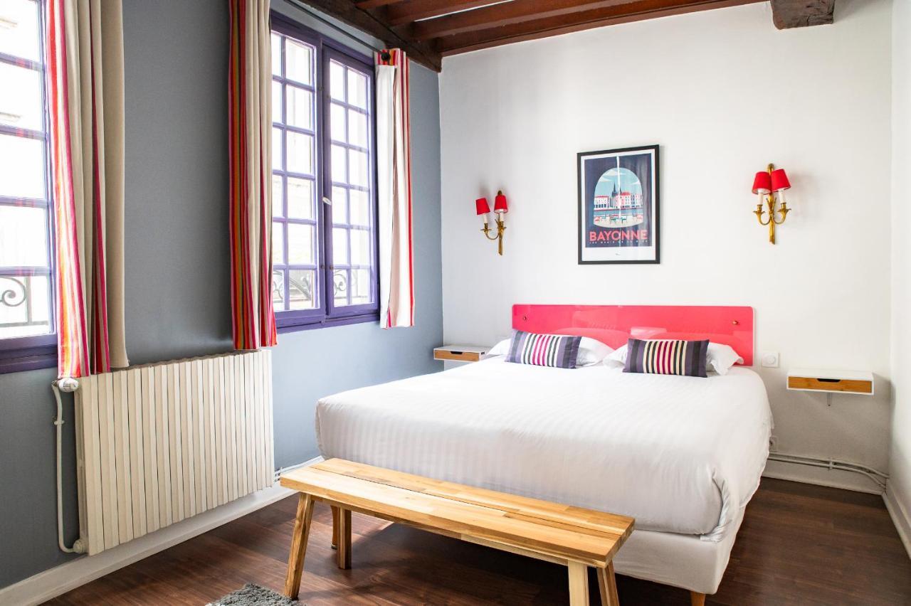 Hotel Le Port Neuf Bayonne Bagian luar foto