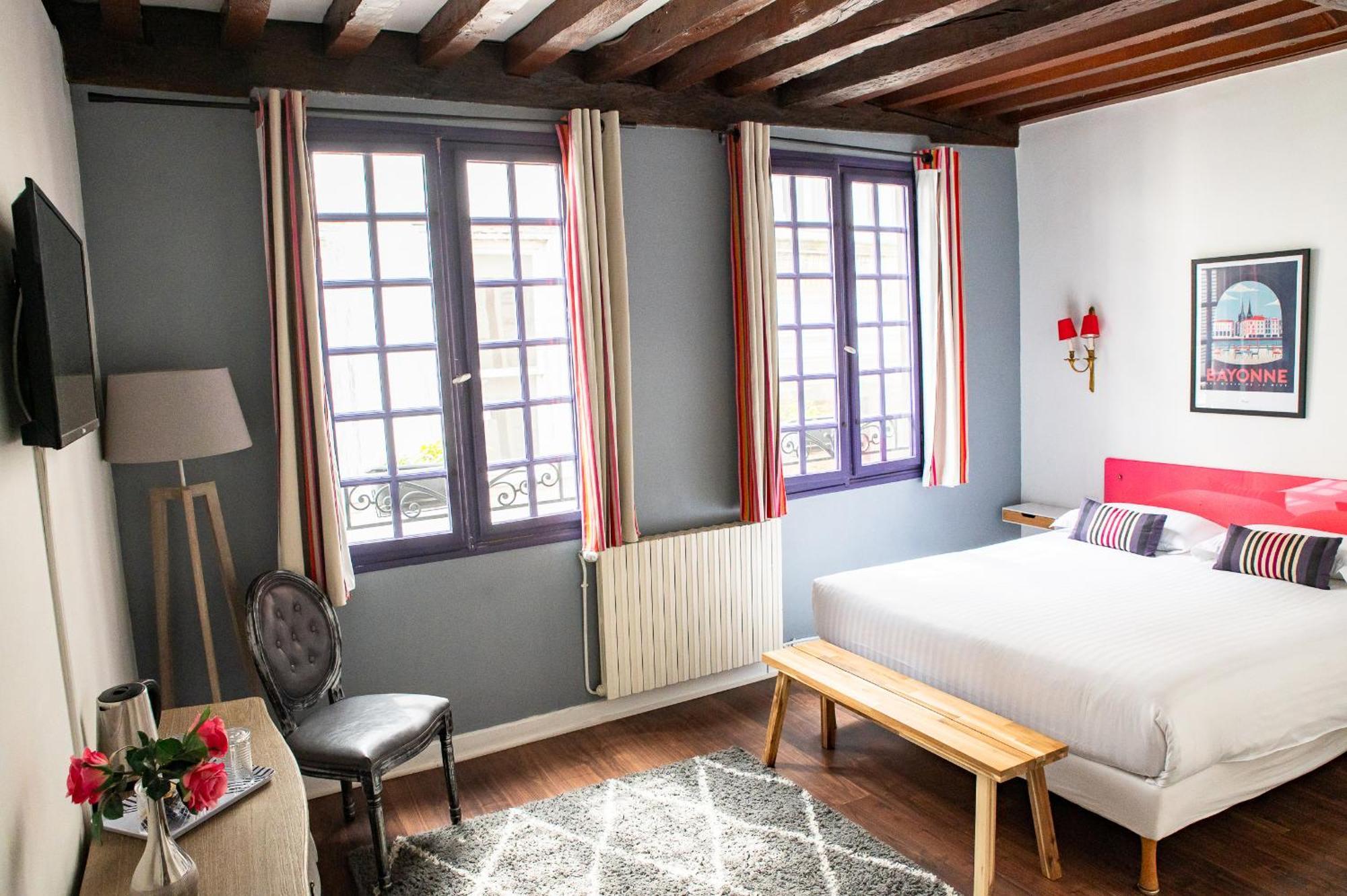 Hotel Le Port Neuf Bayonne Bagian luar foto