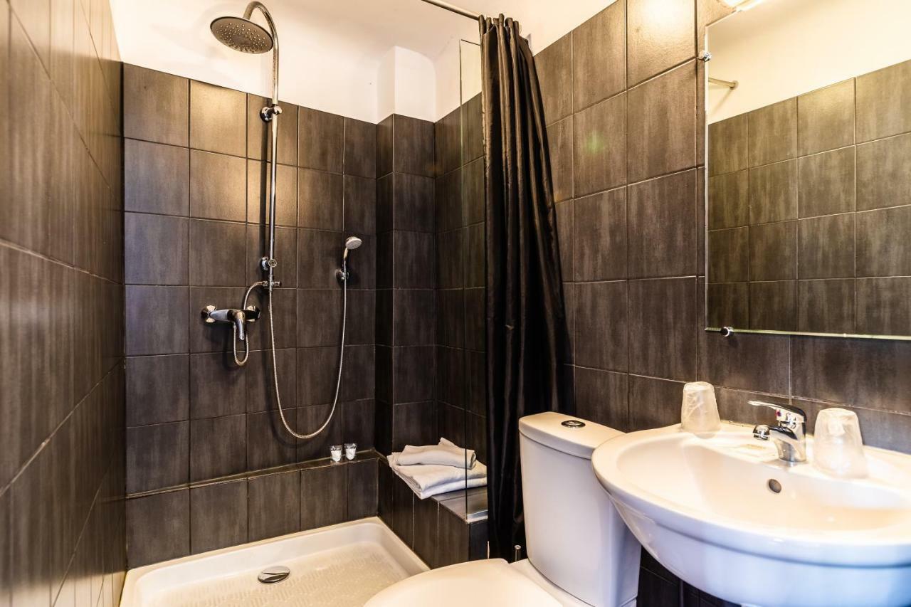 Hotel Le Port Neuf Bayonne Bagian luar foto